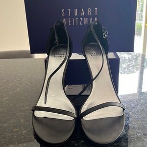 Stuart Weitzman matte black mordore heels in a size 12